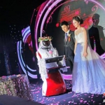 public://uploads/photos/1446495100_robot-bridesmaid-china.jpg