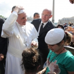 public://uploads/photos/pope_francis_swaps_2726438k.jpg