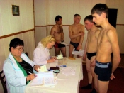 Boy medical exam. Медосмотр в бассейне. Анальный медосмотр мальчиков. Медосмотр в военкомате парней девушками.