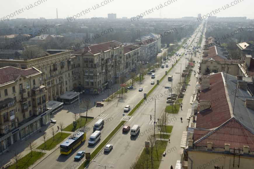 Город ровный. Западная Украина город Ровно. Запорожье проспект Ленина башни. Ровна город. Город Ровно Украина фото.