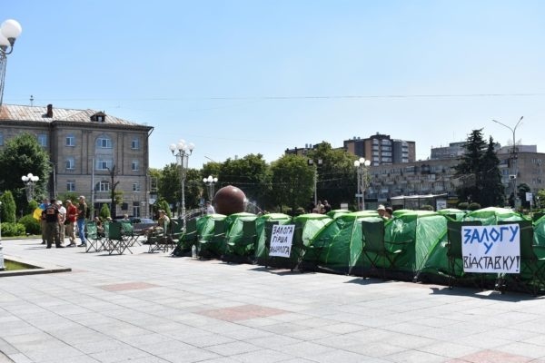 Палаточный городок на волге