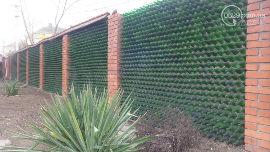 Делаем забор из пластиковых бутылок своими руками — технология постройки забора